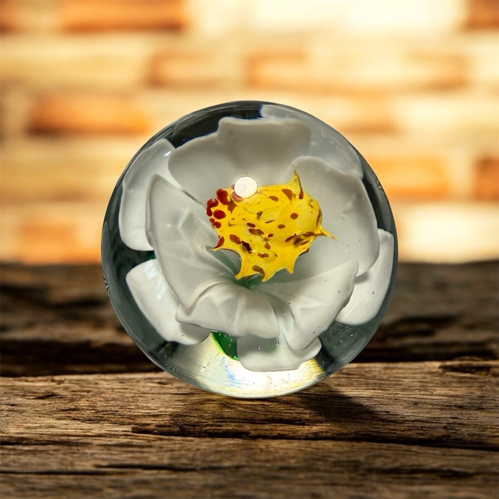 Vintage Dynasty Gallery Heirloom Collection Blown Glass